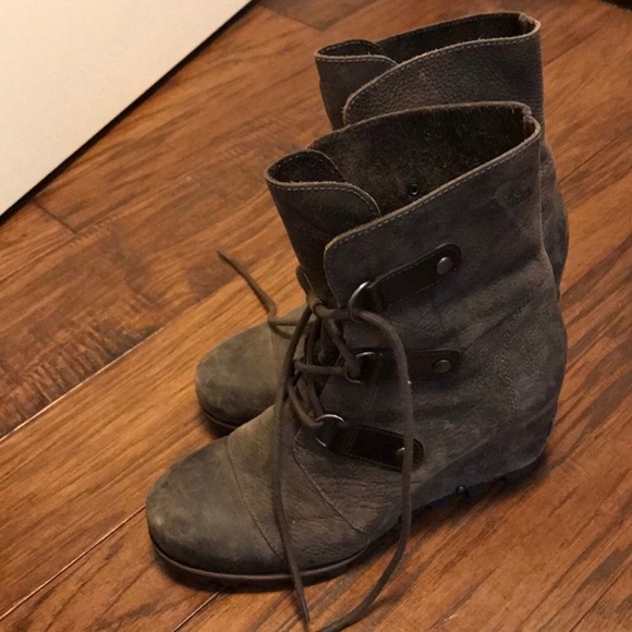 Joan of Arctic boots - Picture 3 of 6